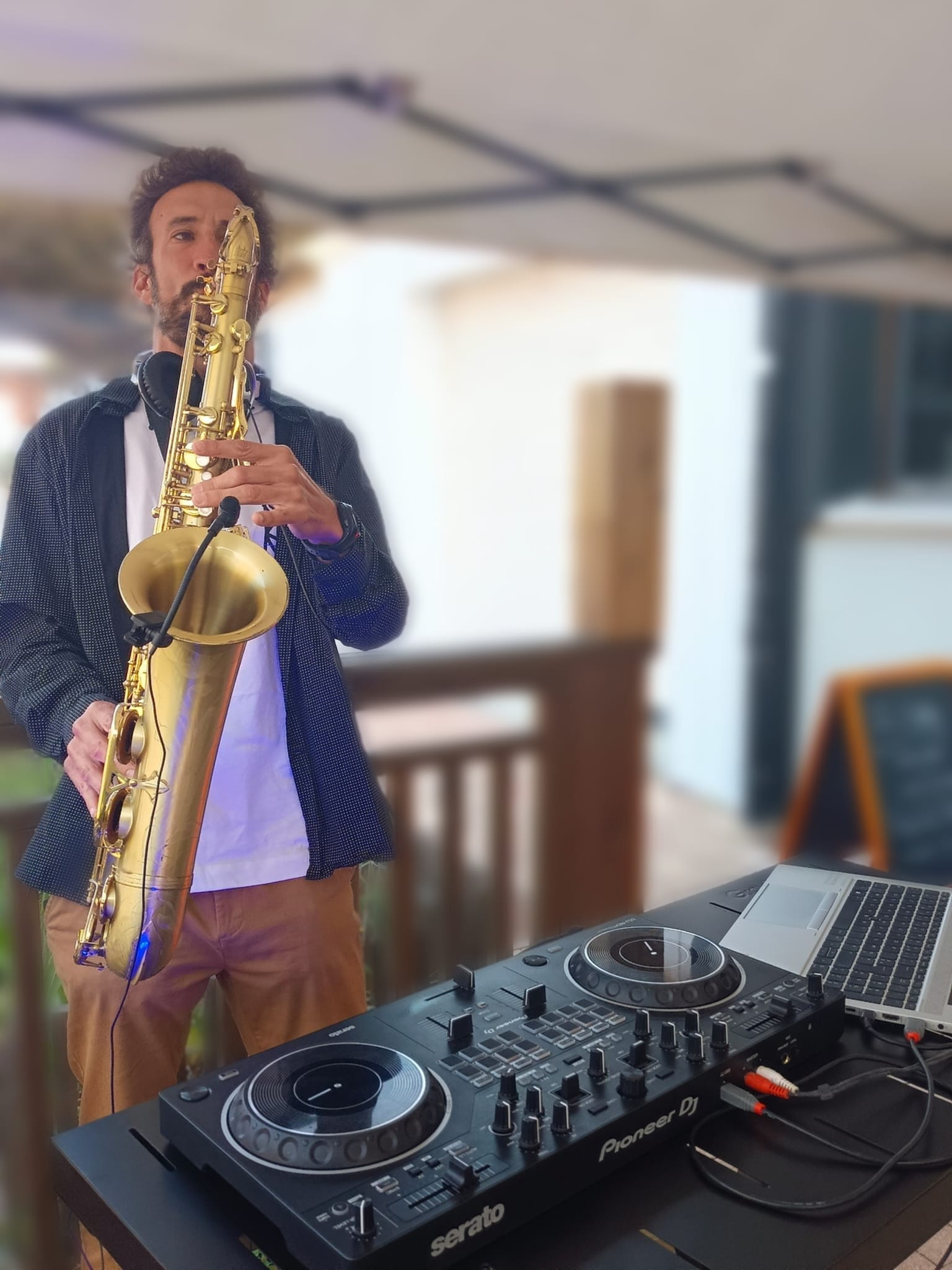 Jiel Sax en mode DJ & Live Sax au Dalhia à Lacanau, Gironde, Nouvelle Aquitaine