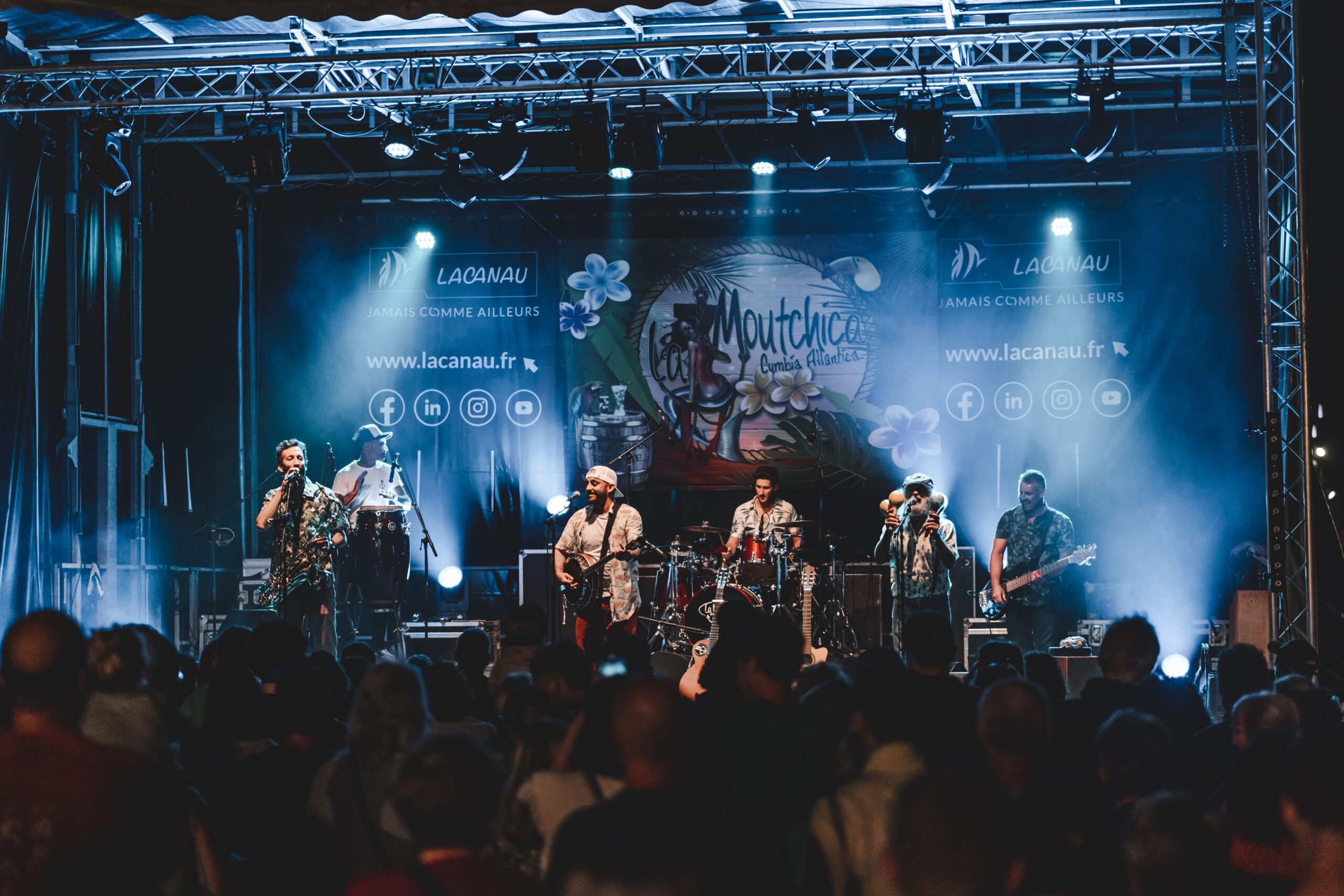 La Moutchica sur scène à Lacanau Océan